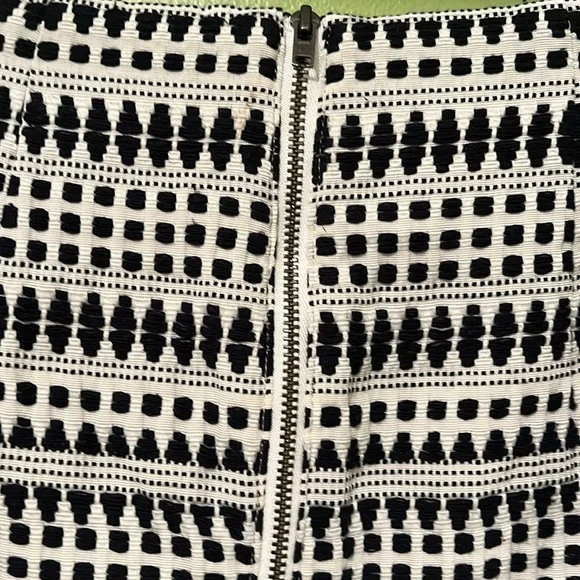 EUC Ann Taylor LOFT Jacquard Cotton Blend Pencil Skirt - Picture 6 of 8